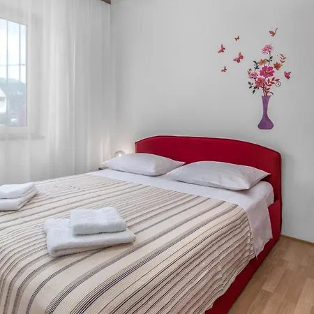 Apartament 3 Bedroom Front In