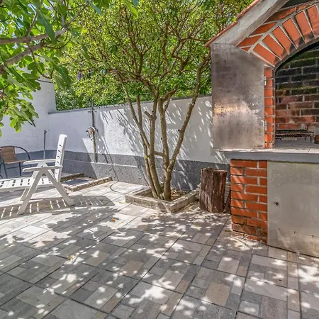 3 Bedroom Front In *