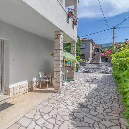Apartament 3 Bedroom Front In *
