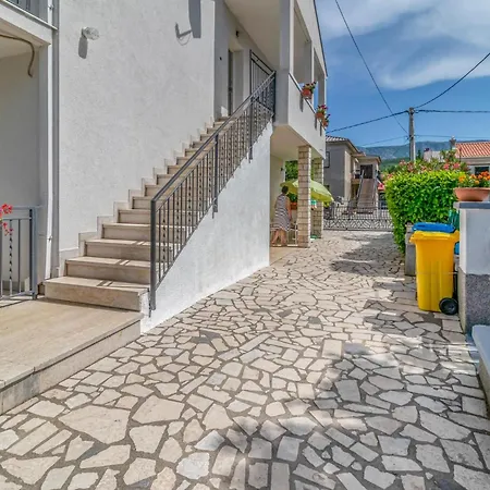 Apartament 3 Bedroom Front In *