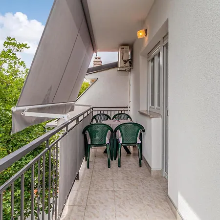 3 Bedroom Front In